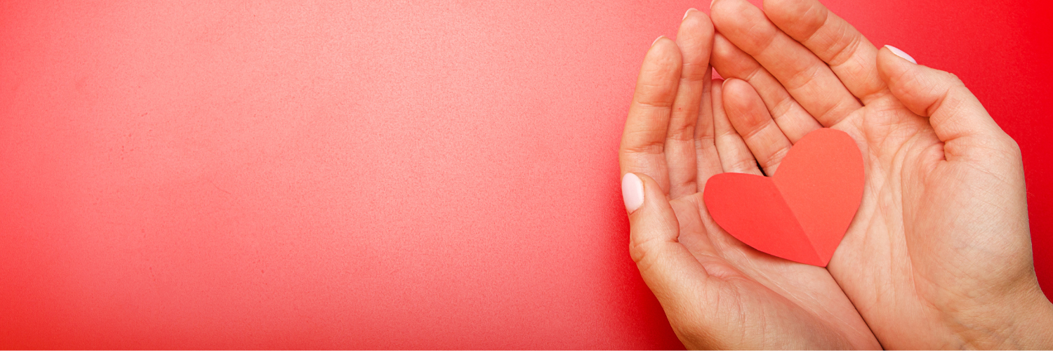 V2paper Heart In Womens Hands