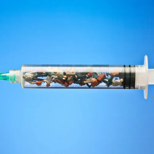 vaccination with people (2)