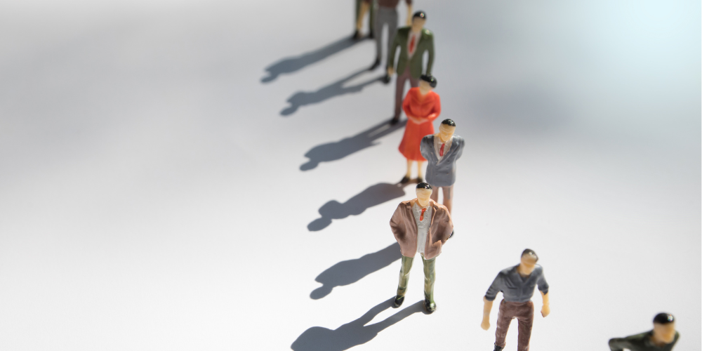 Web Banner Queue Miniature People