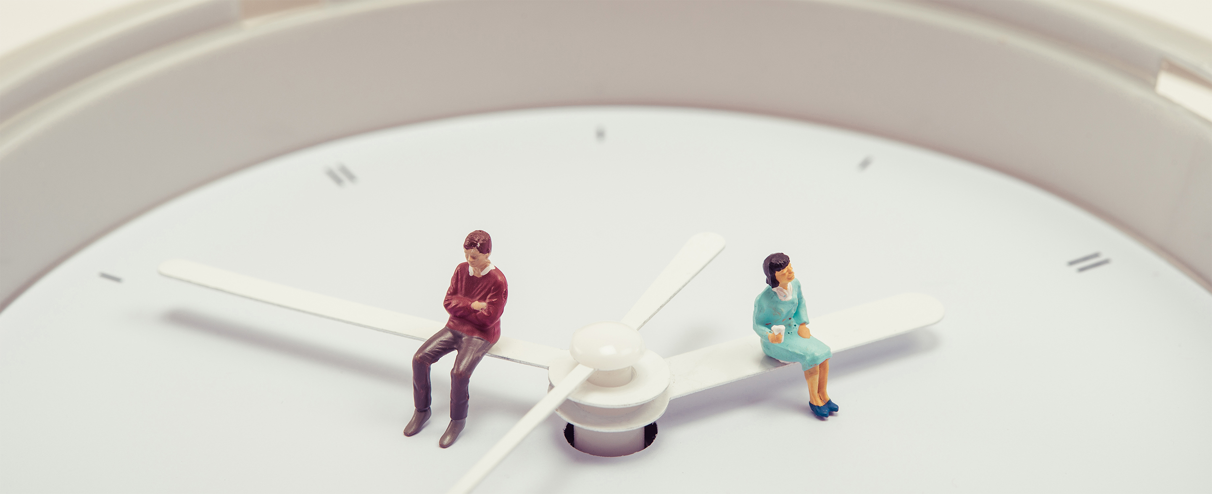 Clock With 2 People Waiting List Banner