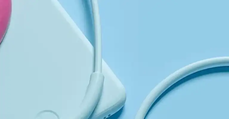 Phone with stethoscope and heart (resized)